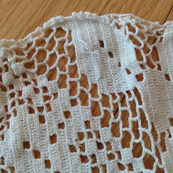 Vintage Filet Crochet Table Runner 40.5" by 17" Diamonds Flowers White Cotton - Picture 8 of 14